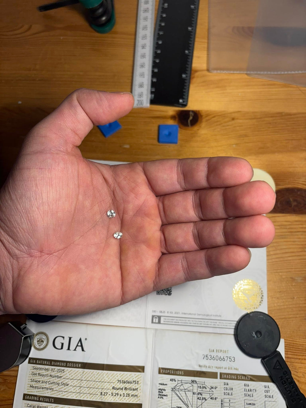 MATCHING PAIR – 1.14 CT TOTAL WEIGHT · ROUND BRILLIANT · G / VVS2 · GIA & IGI CERTIFIED · LASER-VERIFIED